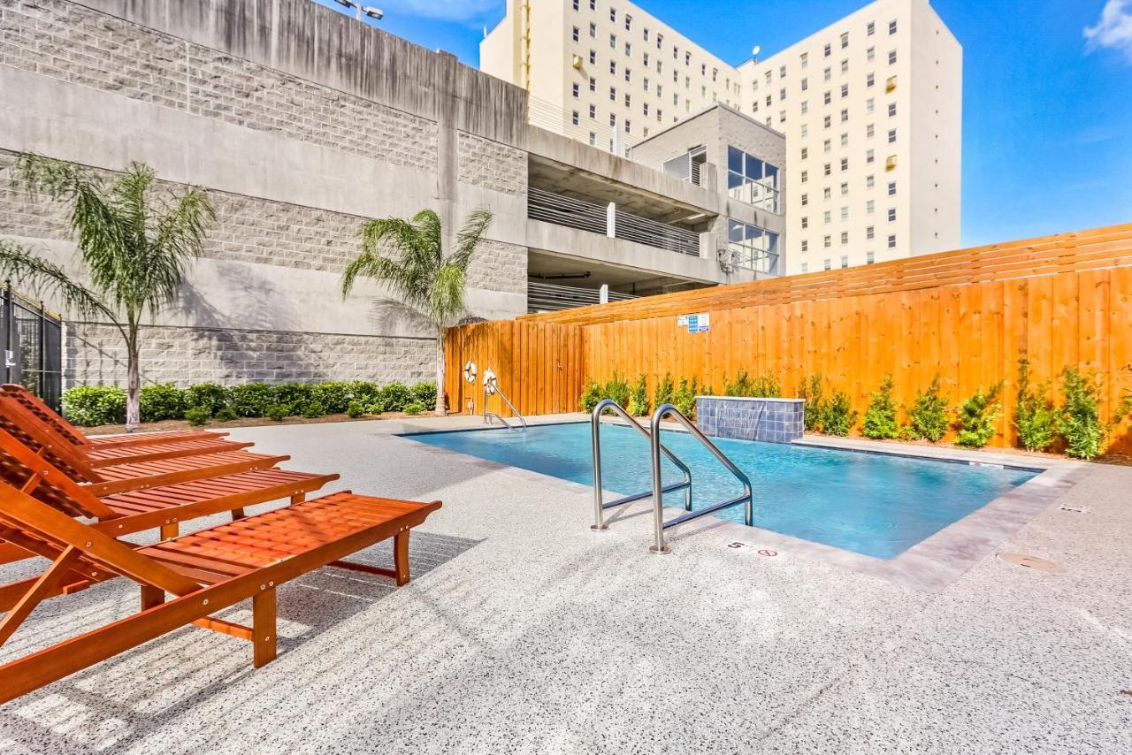 Hosteeva Chic Urban Retreat W Pool Steps To St Charles Ave And Near Bourbon St Leilighet New Orleans Eksteriør bilde